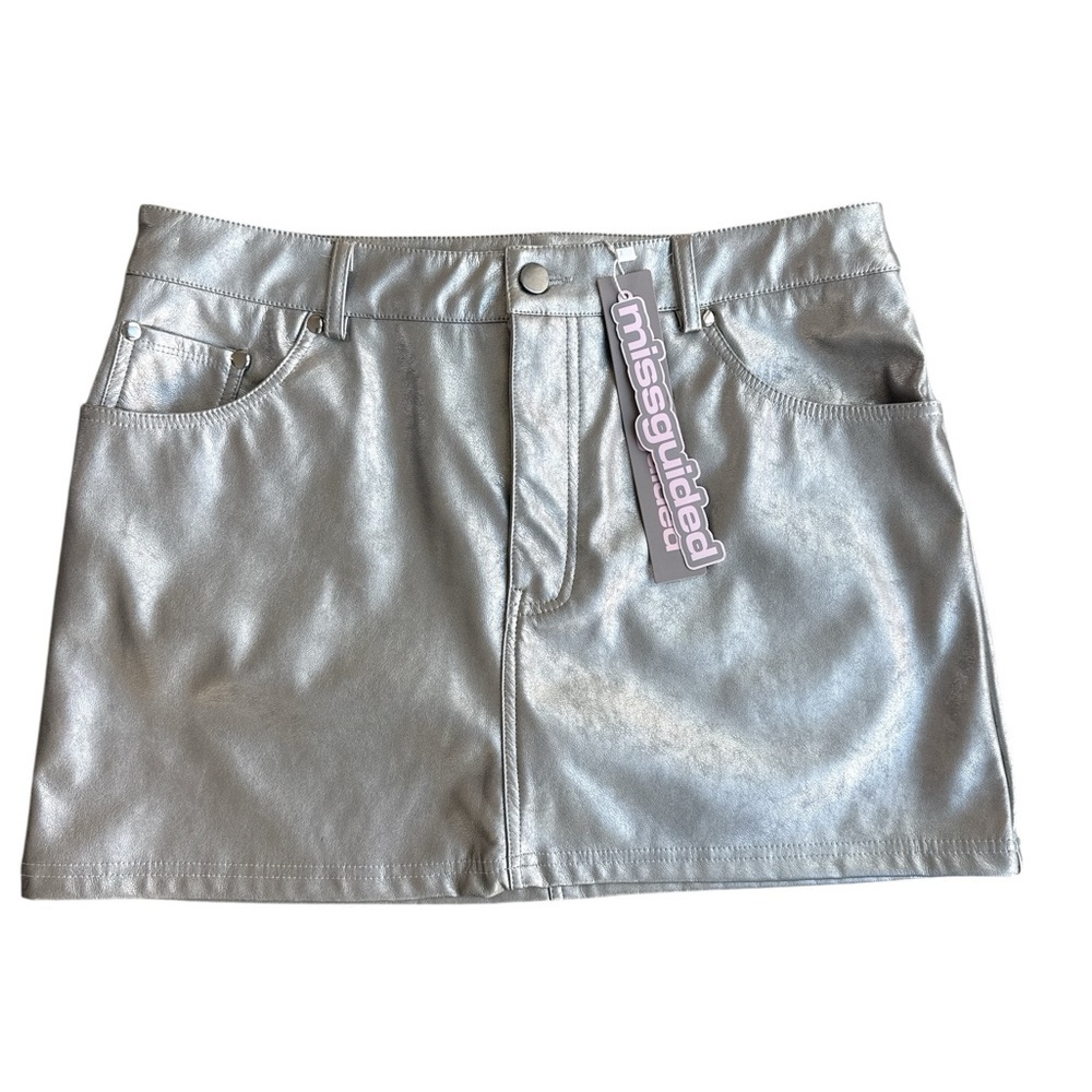 NWT  Misguided Silver Metallic Mini Skirt Zip-Up Women’s Vegan Leather